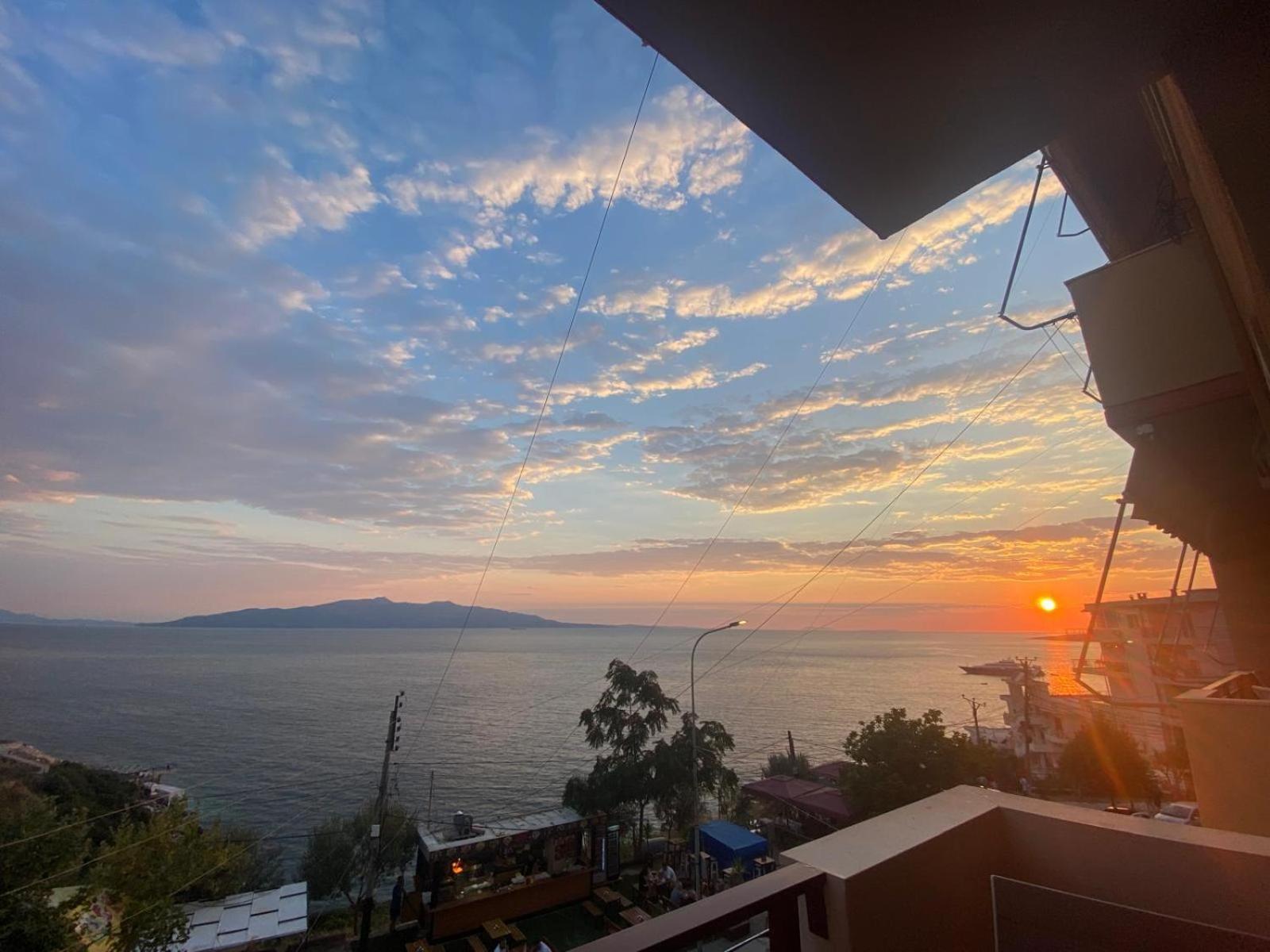 Del Mar Sea View Apartment Sarandë Esterno foto