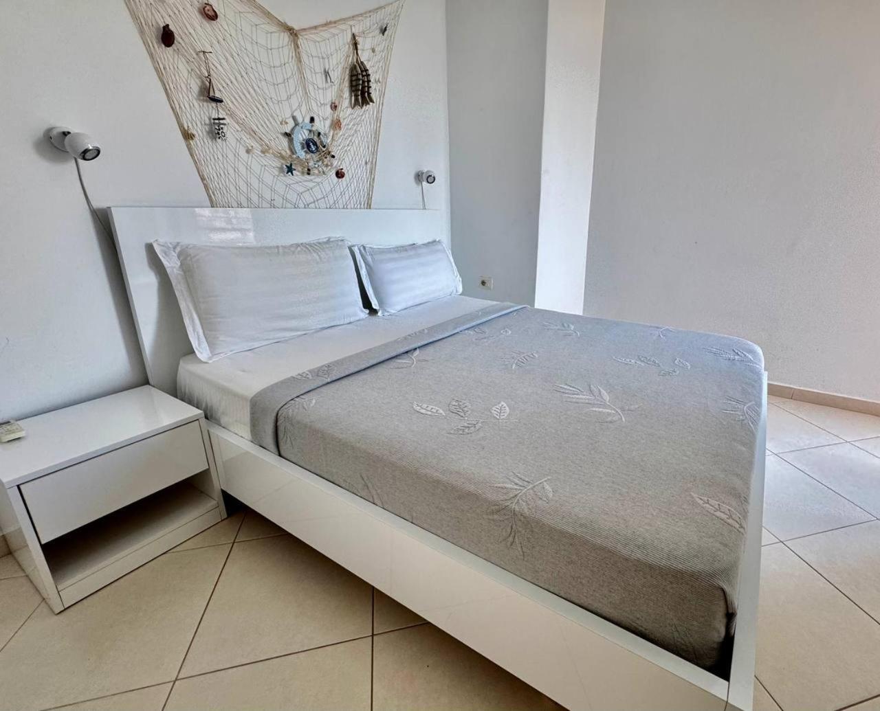 Del Mar Sea View Apartment Sarandë Esterno foto