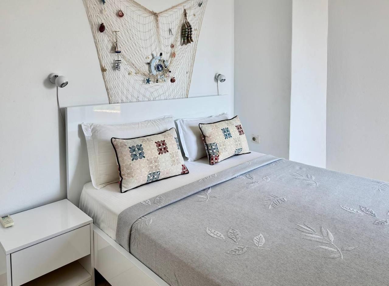 Del Mar Sea View Apartment Sarandë Esterno foto