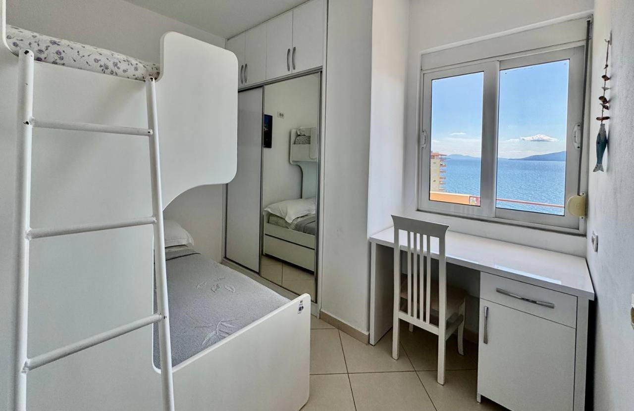 Del Mar Sea View Apartment Sarandë Esterno foto