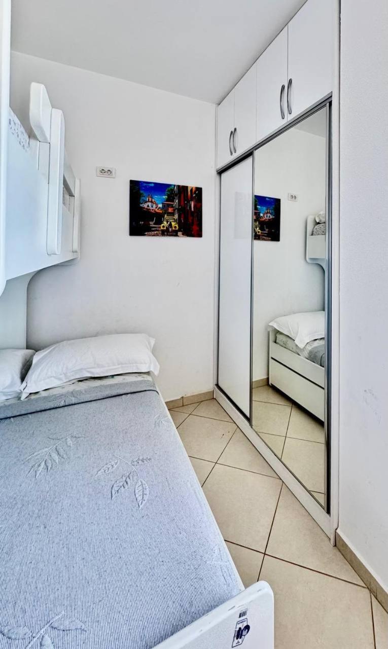 Del Mar Sea View Apartment Sarandë Esterno foto