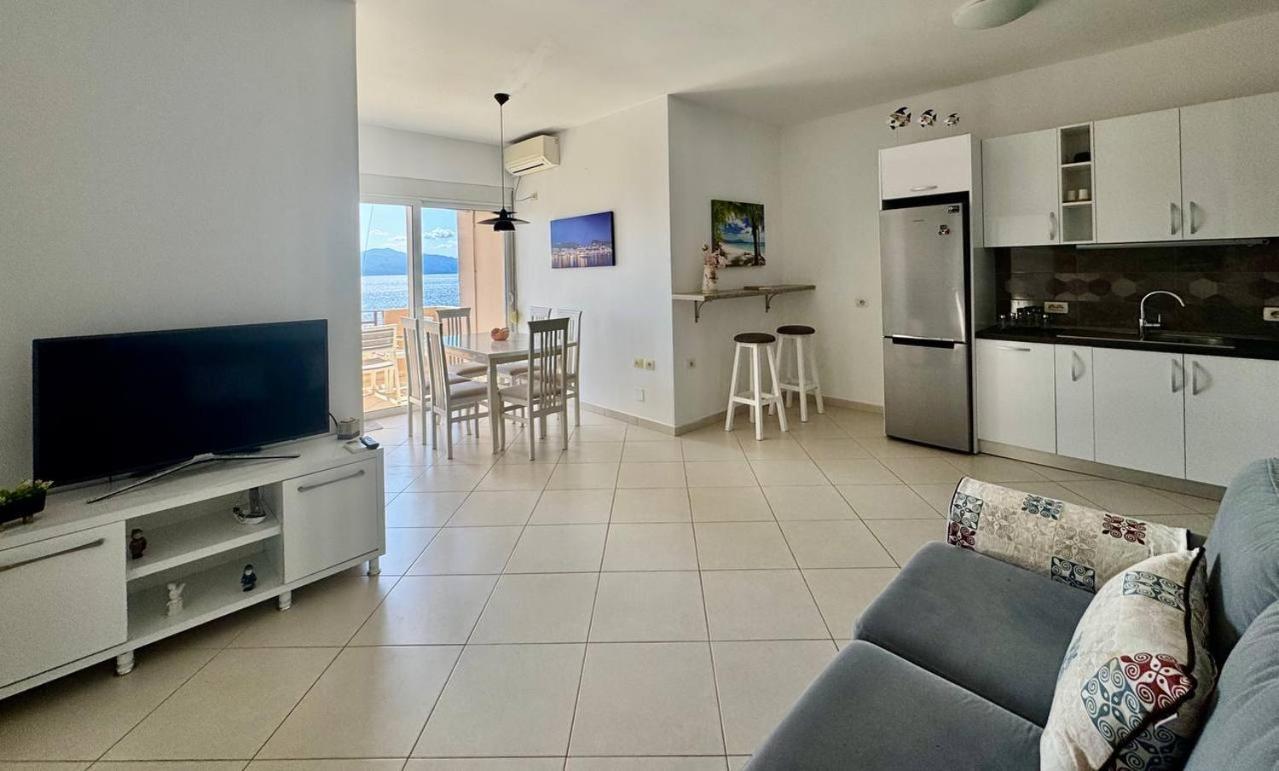 Del Mar Sea View Apartment Sarandë Esterno foto