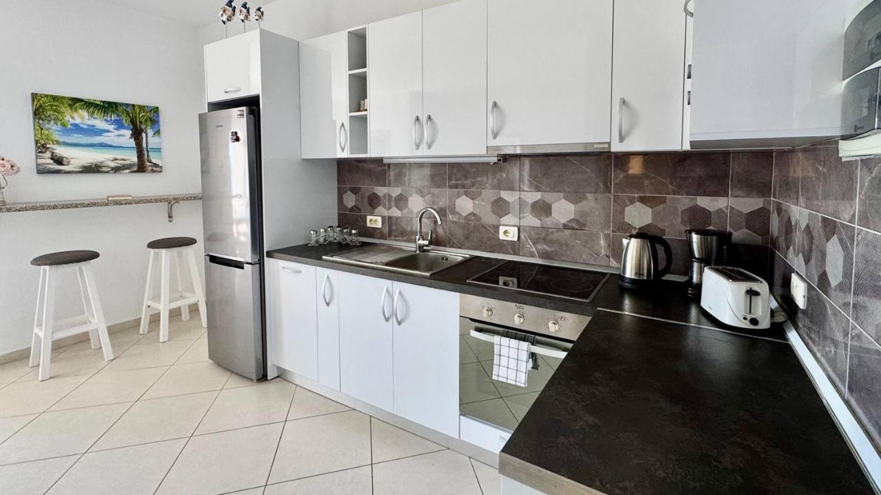 Del Mar Sea View Apartment Sarandë Esterno foto
